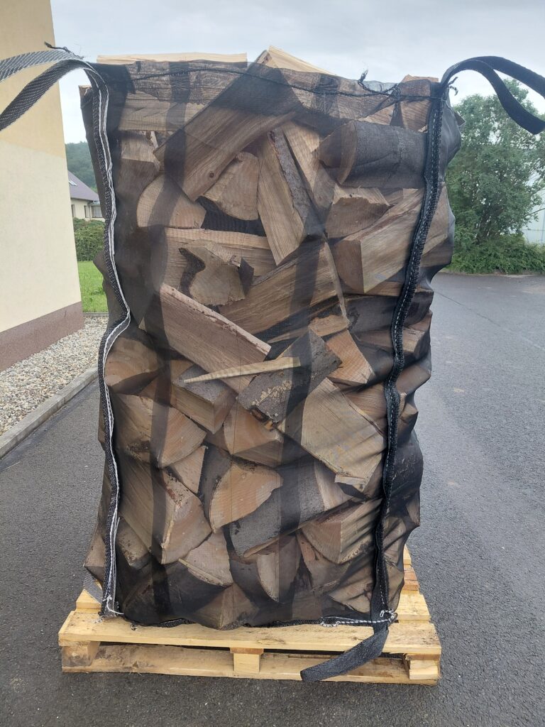 Bigbag se štípaným dřevem